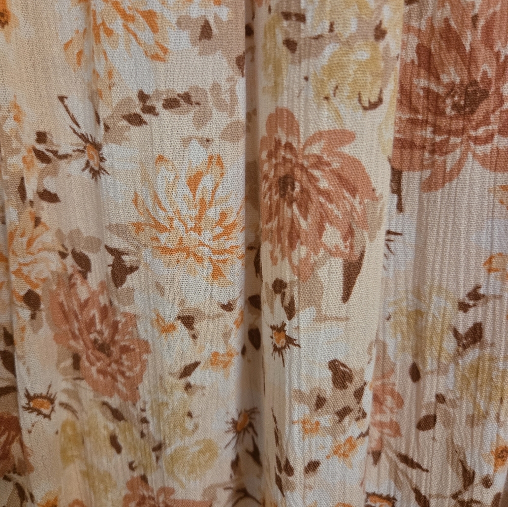 Hippie Rose Floral A-Line Skirt in Cream and Peach - Picture 4 of 4